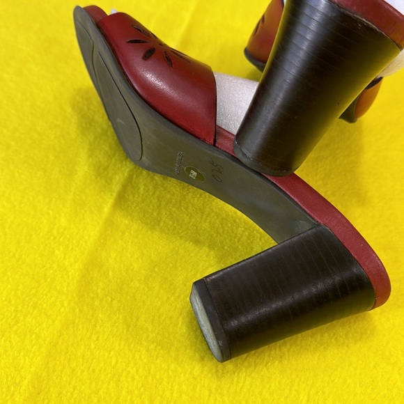 Nicole Floral Sandals - Picture 5 of 8